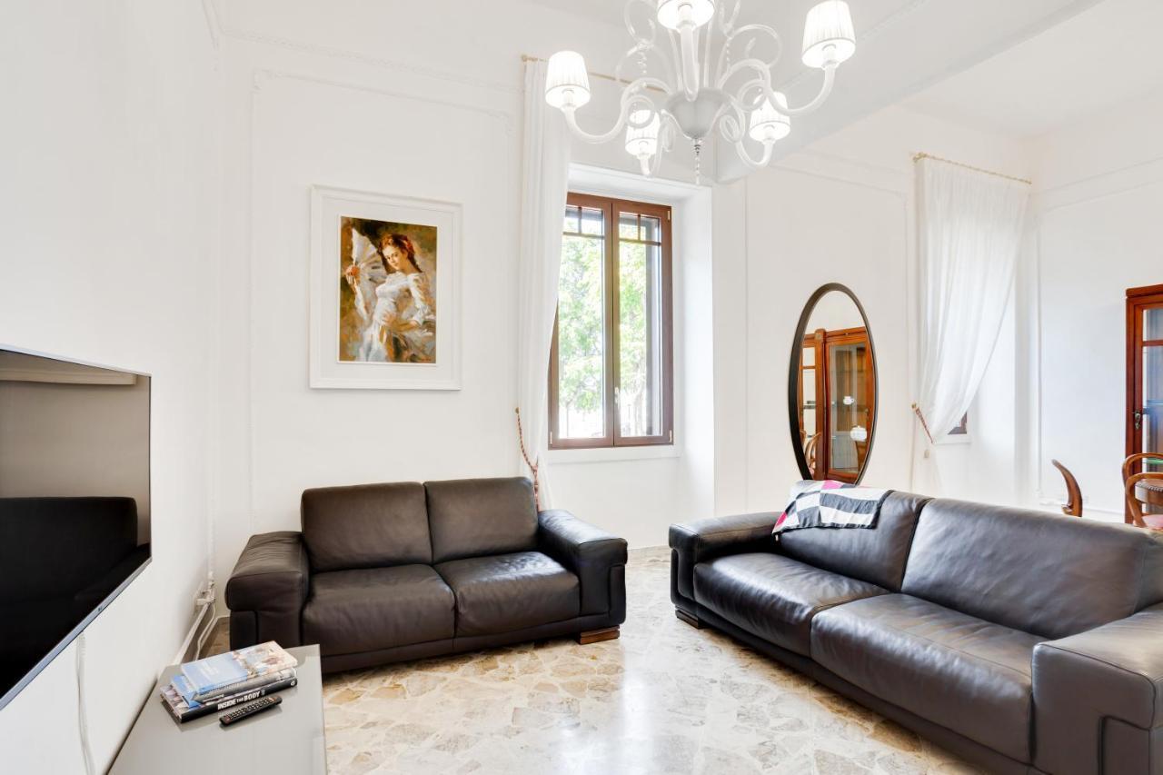شقة Casa Cinzia Lungomare Exclusive Flat باري المظهر الخارجي الصورة