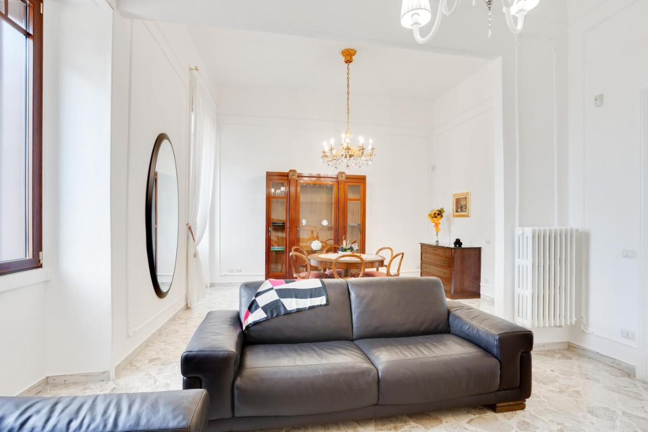 شقة Casa Cinzia Lungomare Exclusive Flat باري المظهر الخارجي الصورة